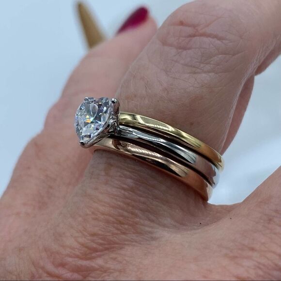 3-Piece Women's Stainless Steel Rings With Heart Shaped Cubic Zirconia - Picture 5 of 8